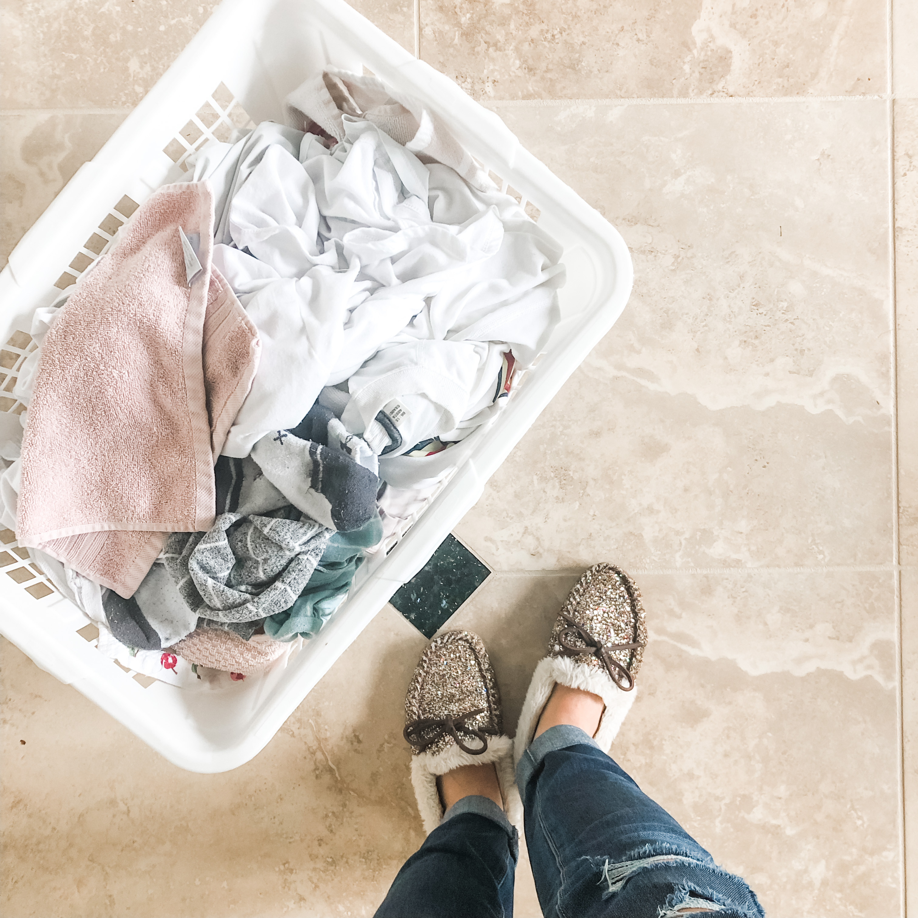 NON-TOXIC WAYS TO DO LAUNDRY